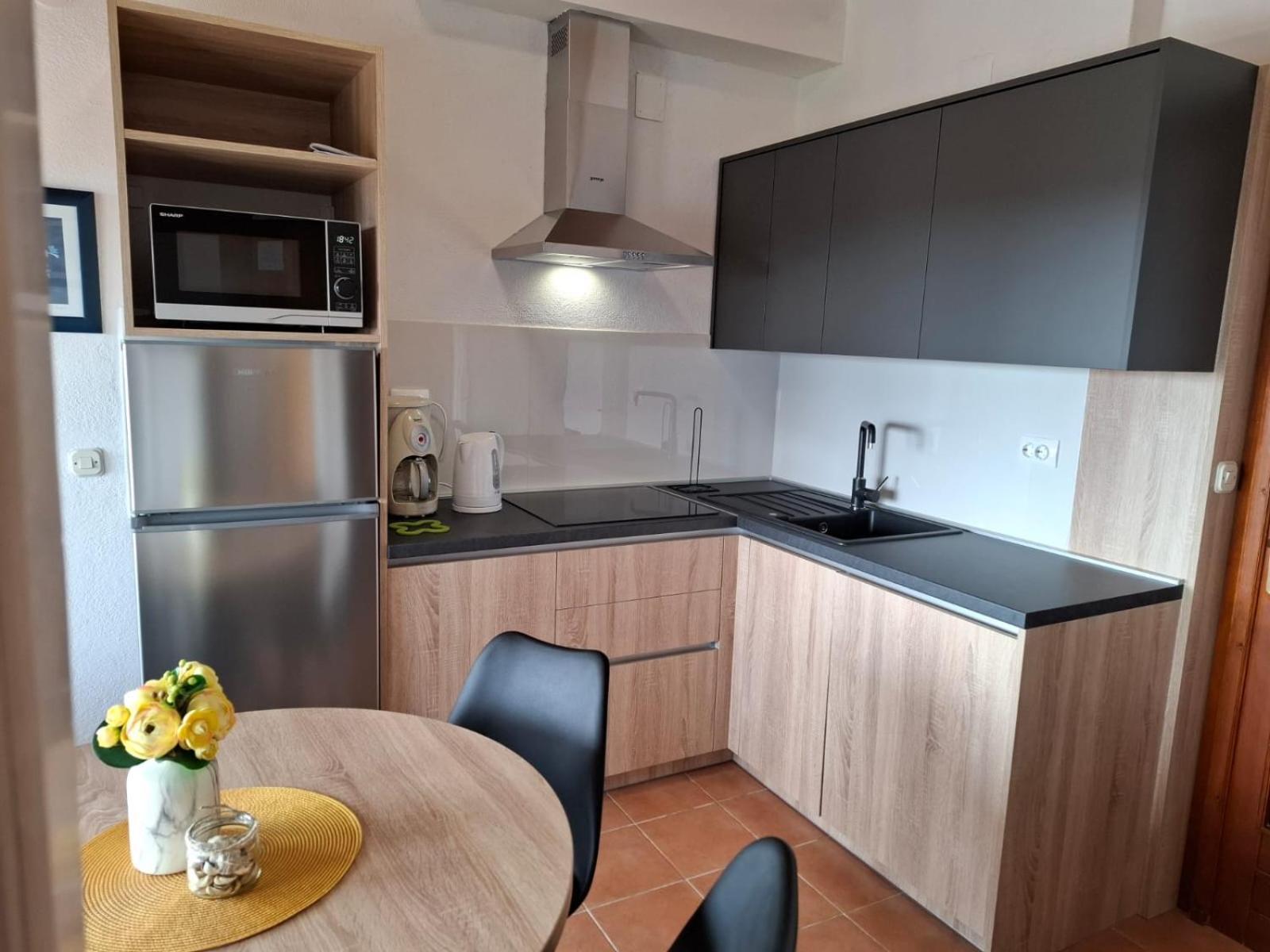 Apartmani Sarlija Pakostane Exterior photo